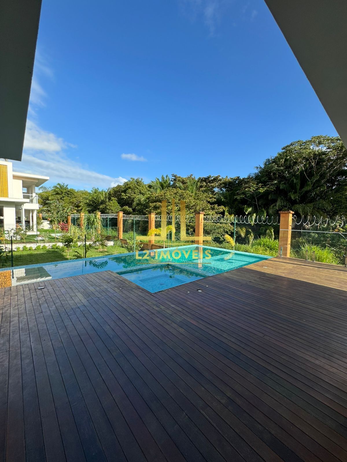 Casa à venda com 4 quartos, 335m² - Foto 7