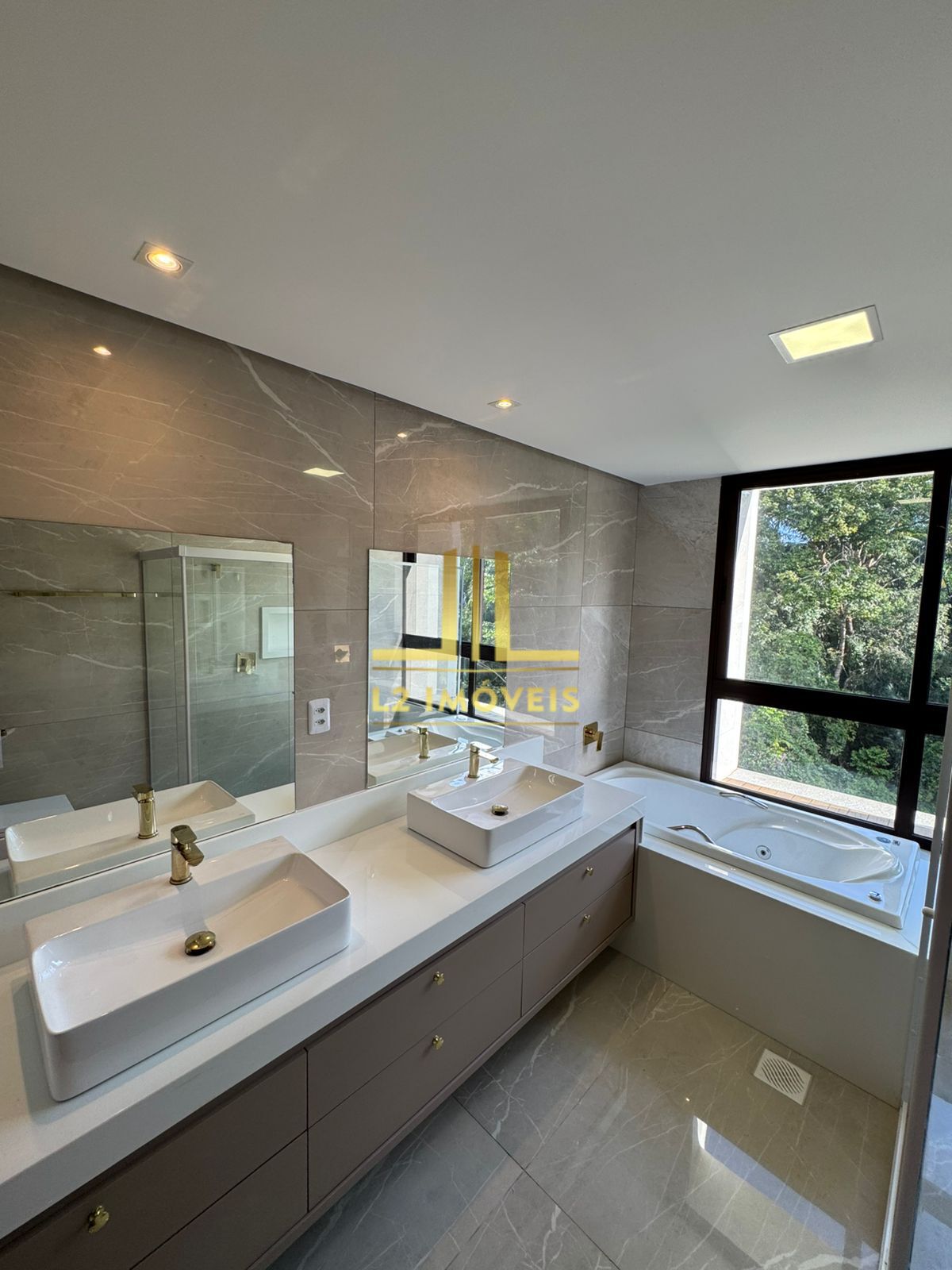 Casa à venda com 4 quartos, 335m² - Foto 31