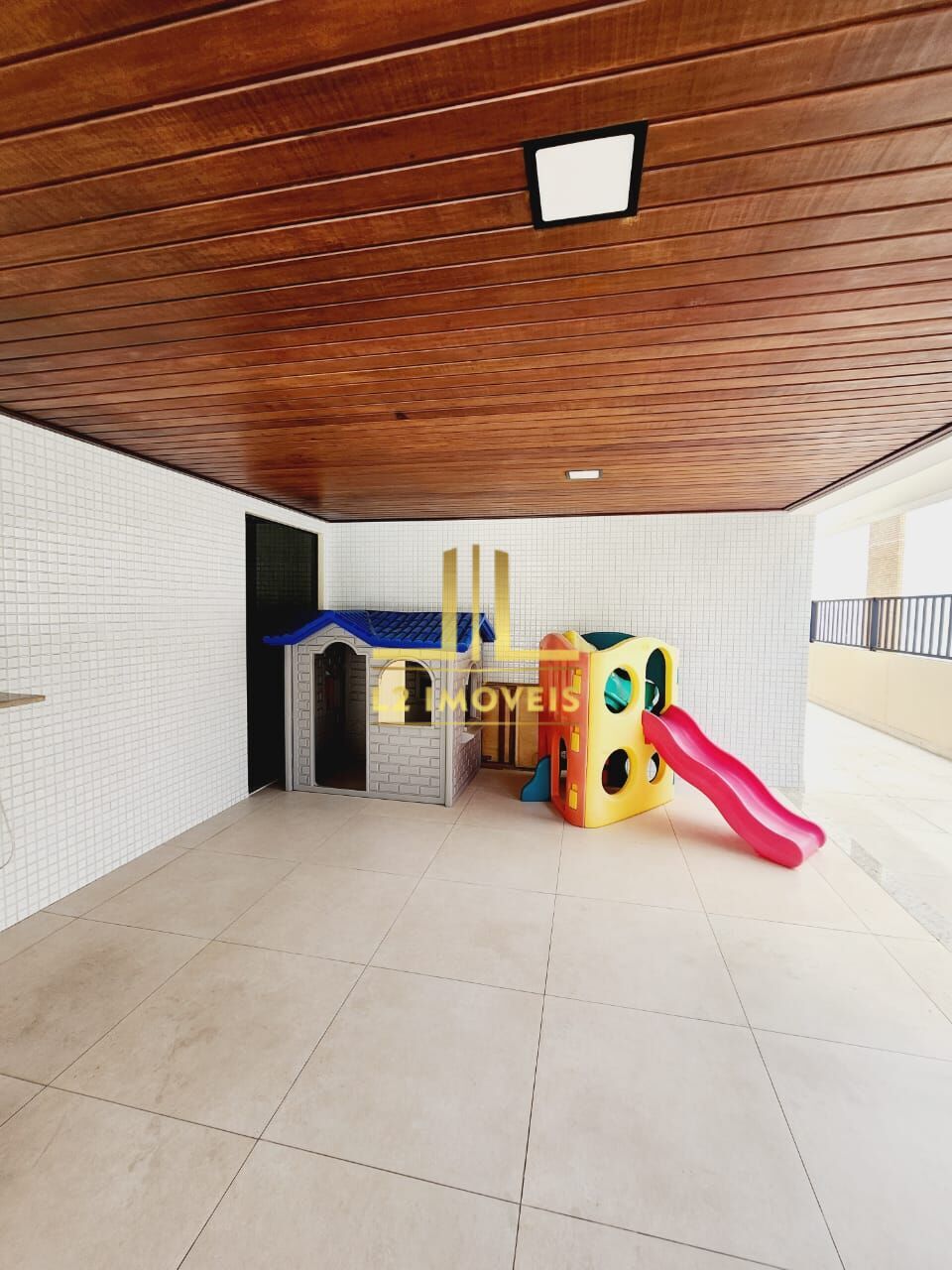 Apartamento - Caminho das árvores