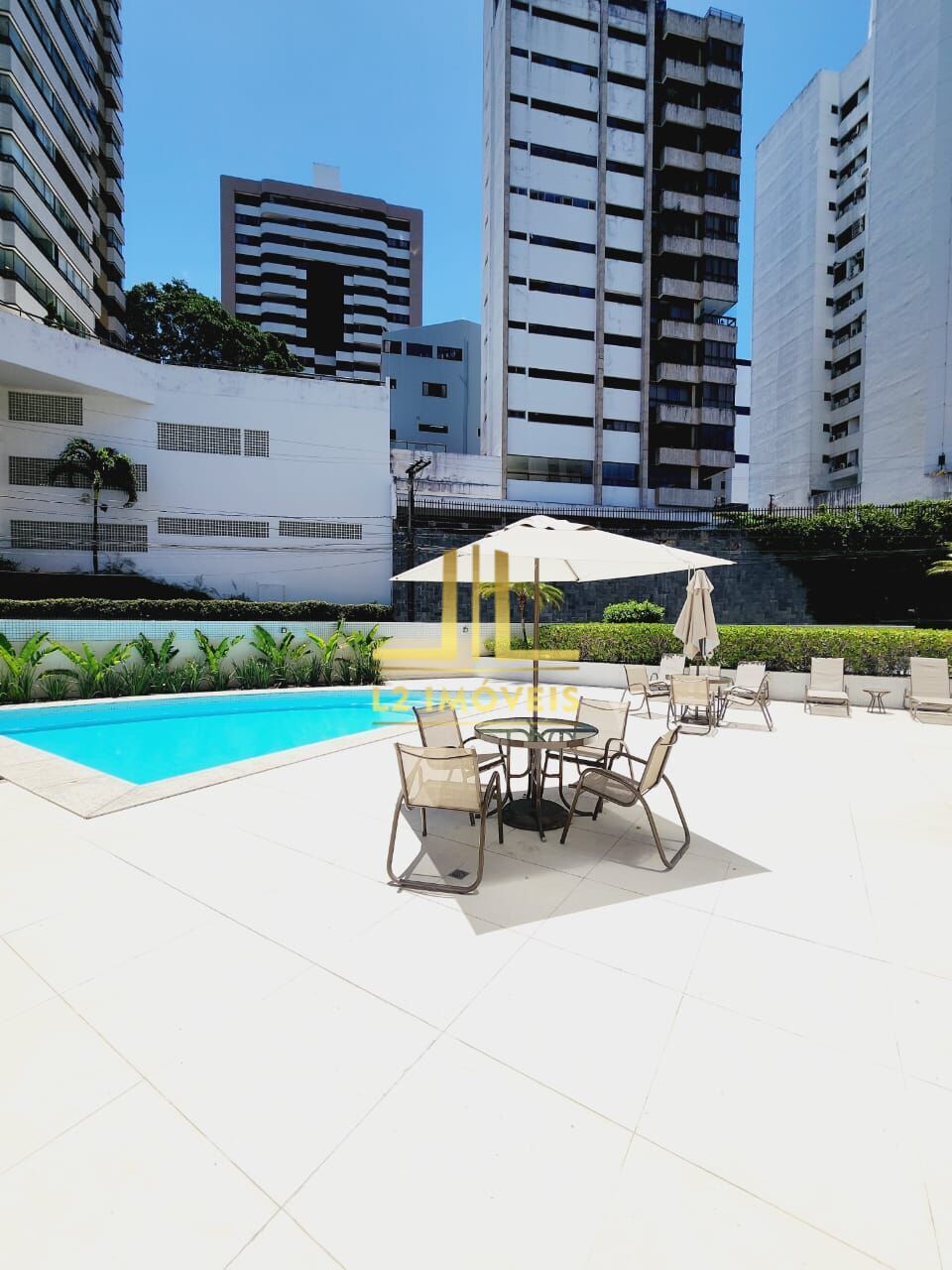 Apartamento - Caminho das árvores