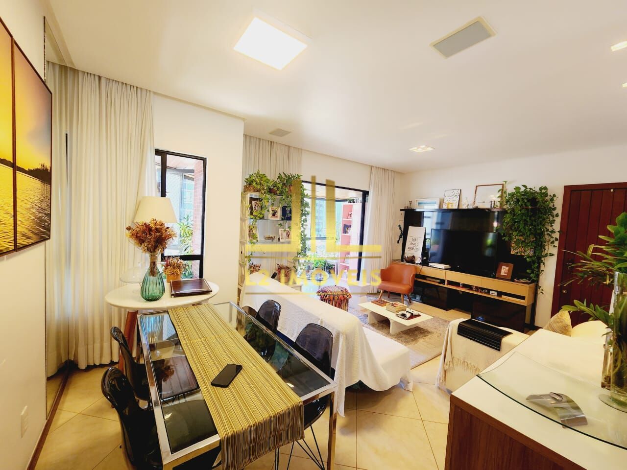 Apartamento - Caminho das árvores