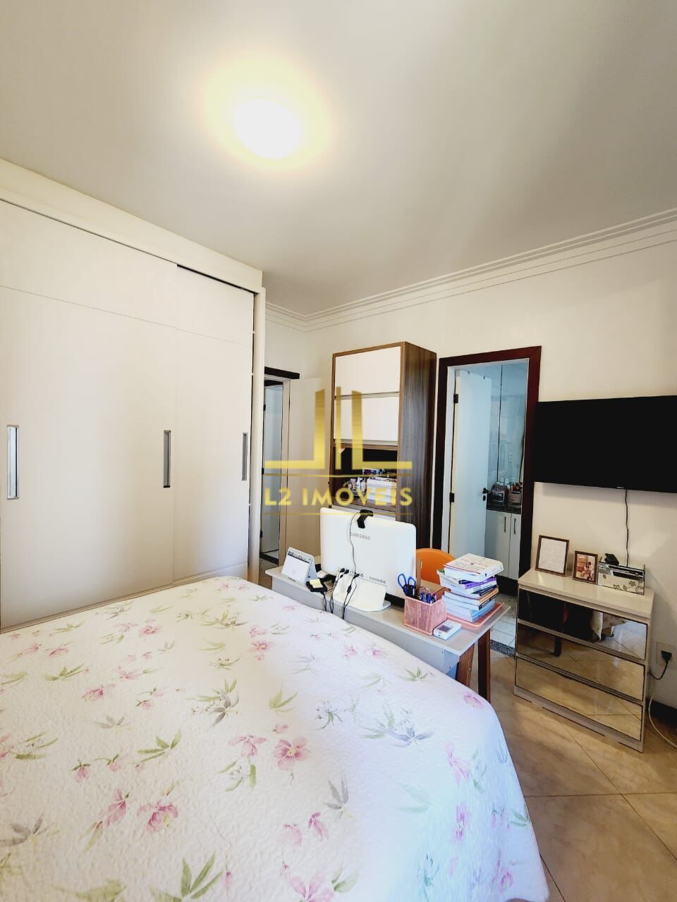 Apartamento - Caminho das árvores