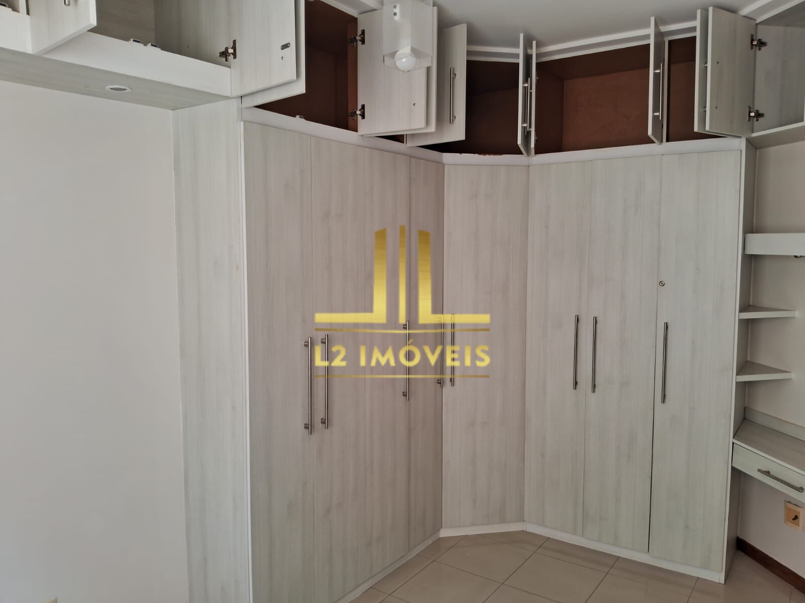 Apartamento à venda com 3 quartos, 79m² - Foto 4