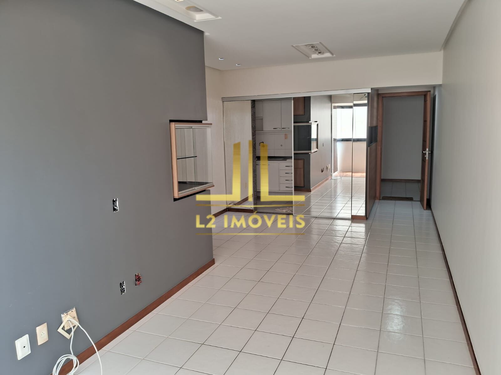 Apartamento à venda com 3 quartos, 79m² - Foto 1