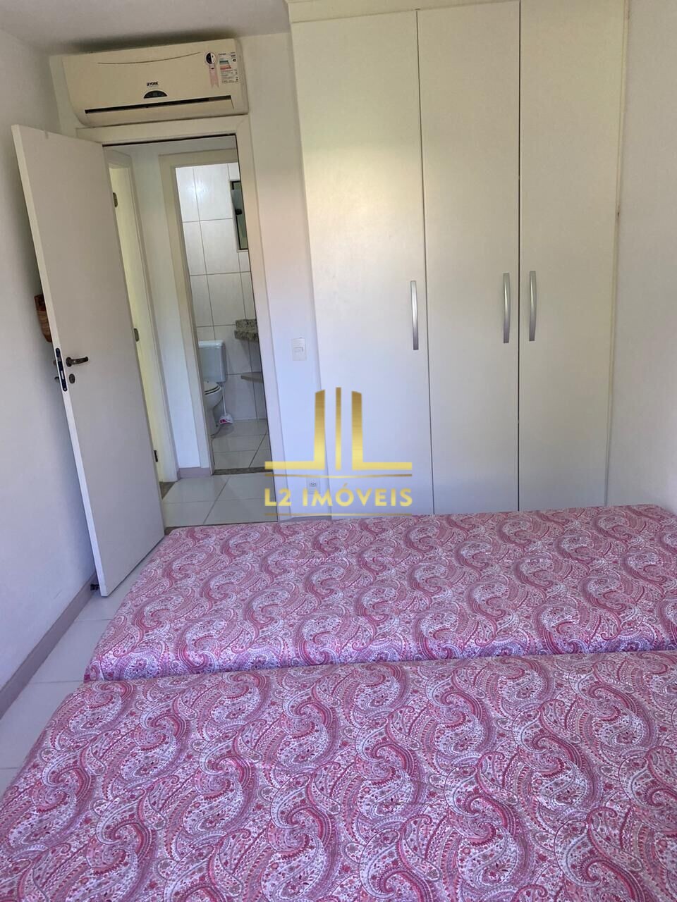 Apartamento à venda com 2 quartos, 65m² - Foto 9