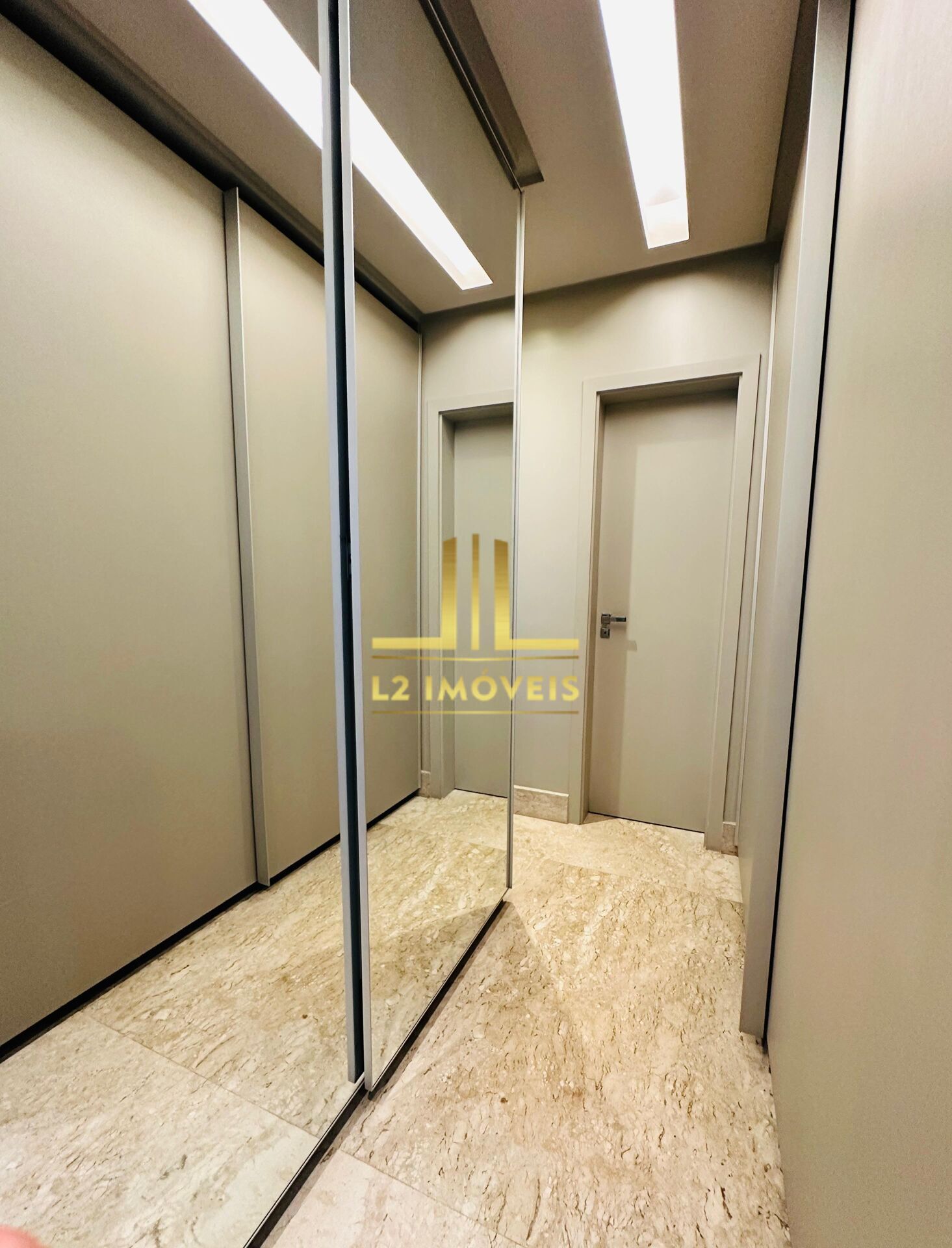 Apartamento à venda com 4 quartos, 167m² - Foto 2