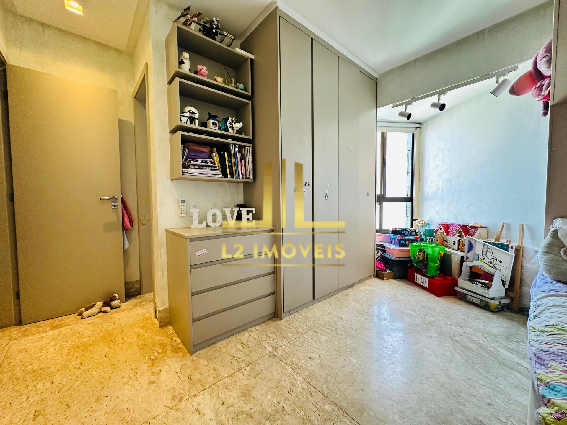 Apartamento à venda com 4 quartos, 167m² - Foto 8