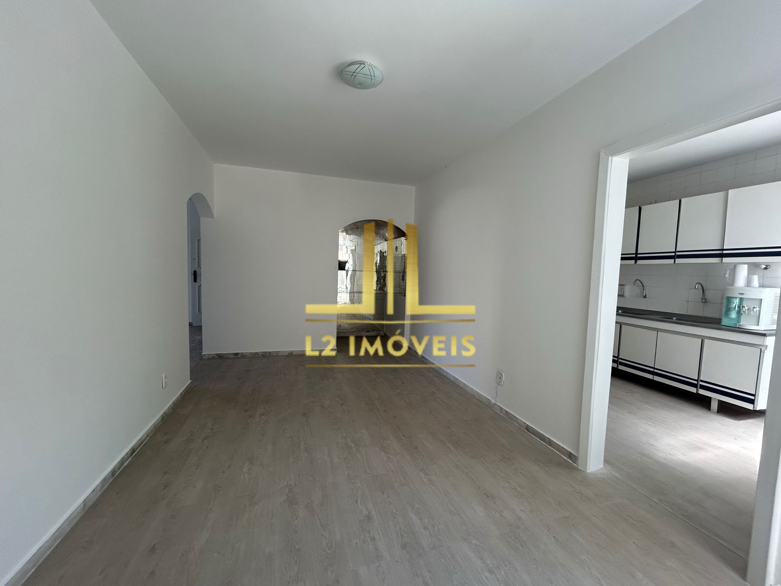 Apartamento à venda com 3 quartos, 138m² - Foto 2