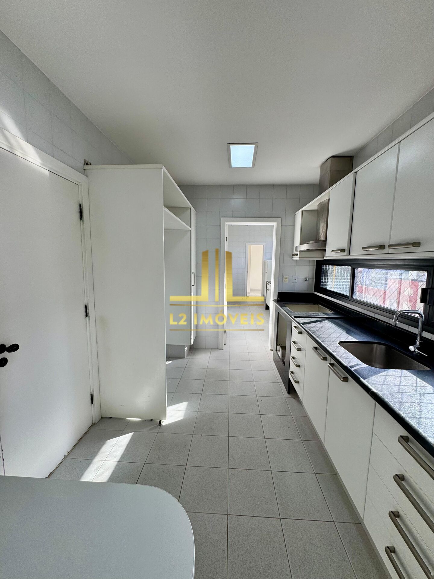 Apartamento à venda com 4 quartos, 234m² - Foto 14