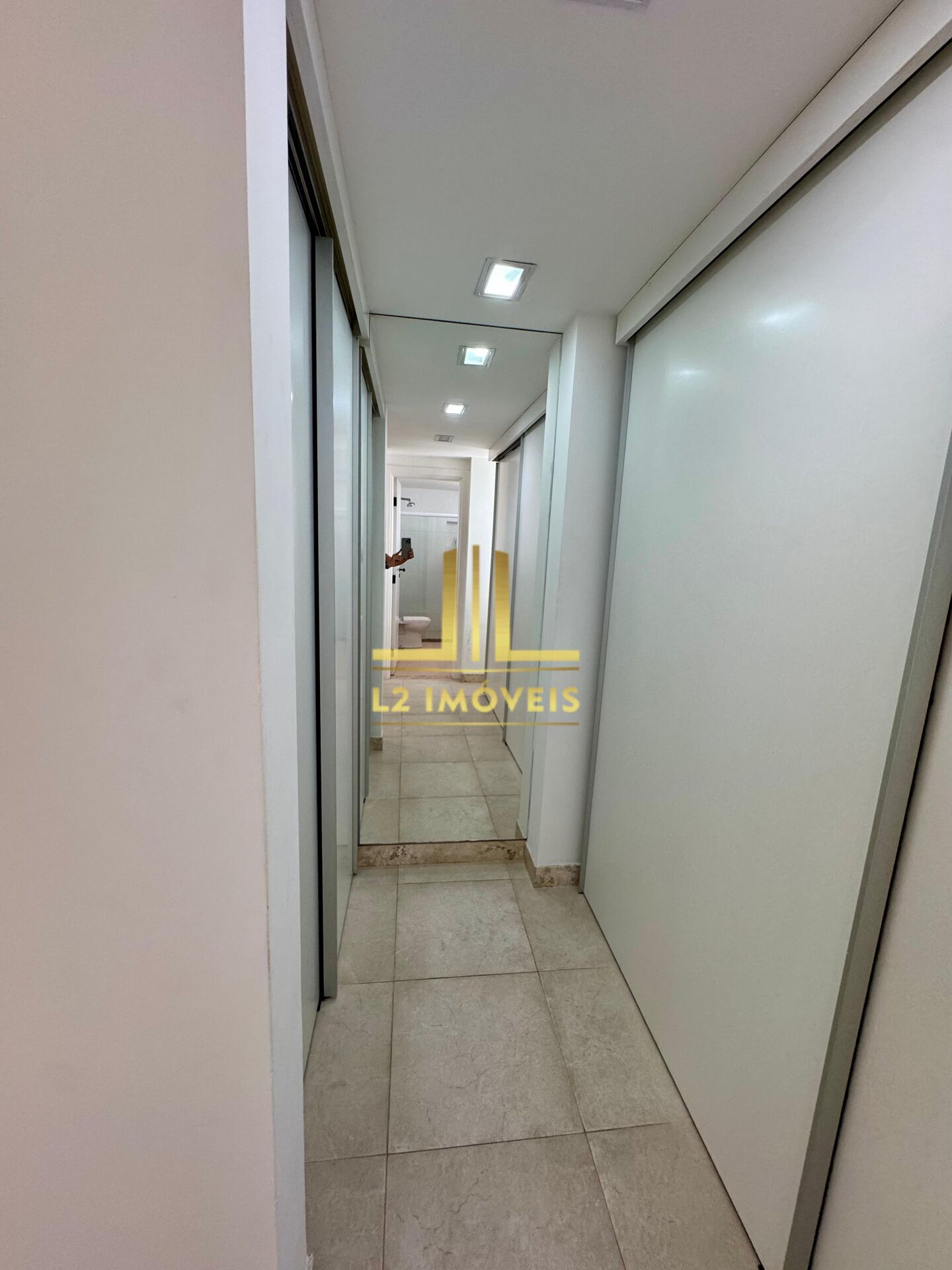Apartamento à venda com 4 quartos, 234m² - Foto 8
