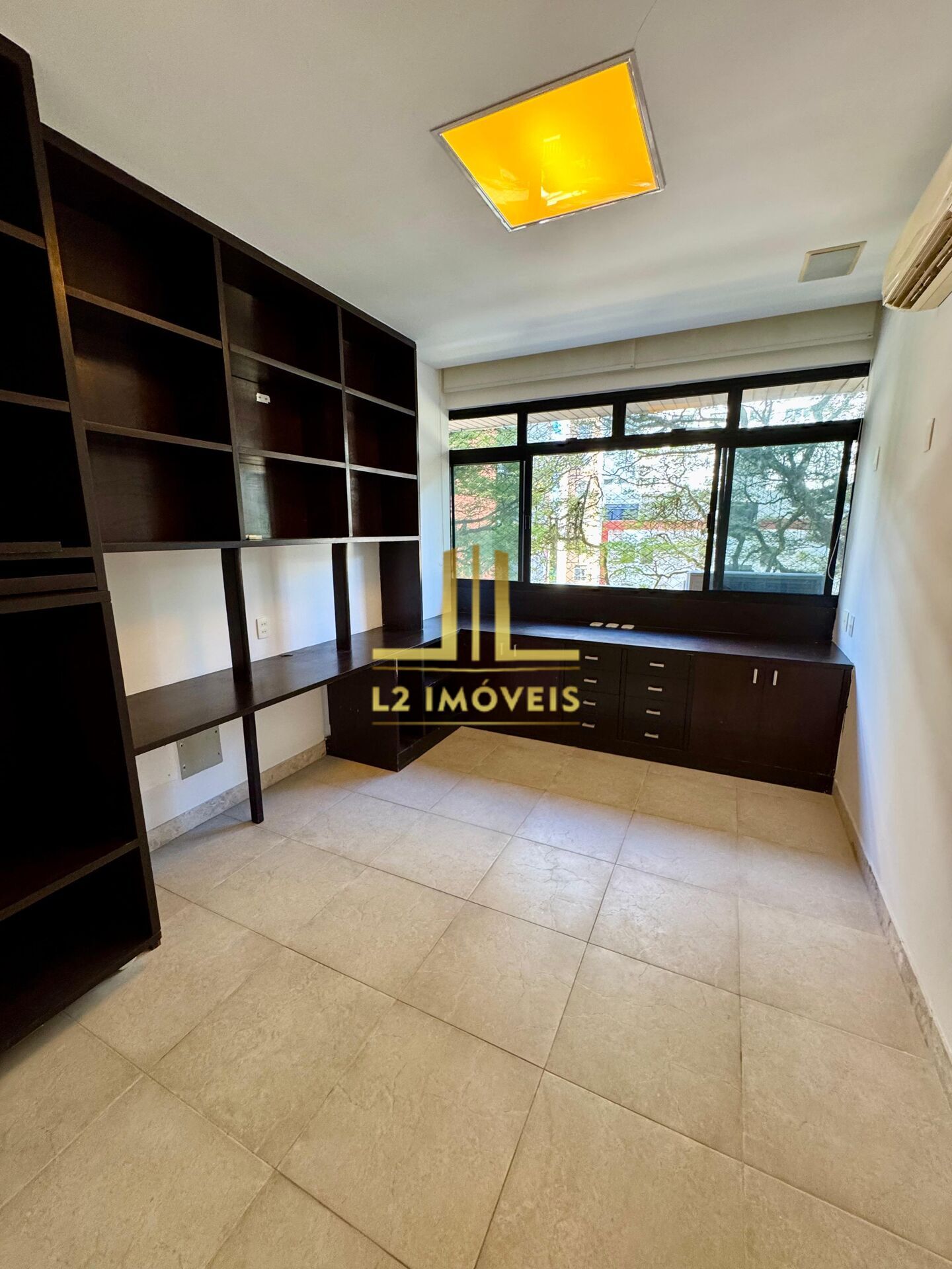 Apartamento à venda com 4 quartos, 234m² - Foto 11