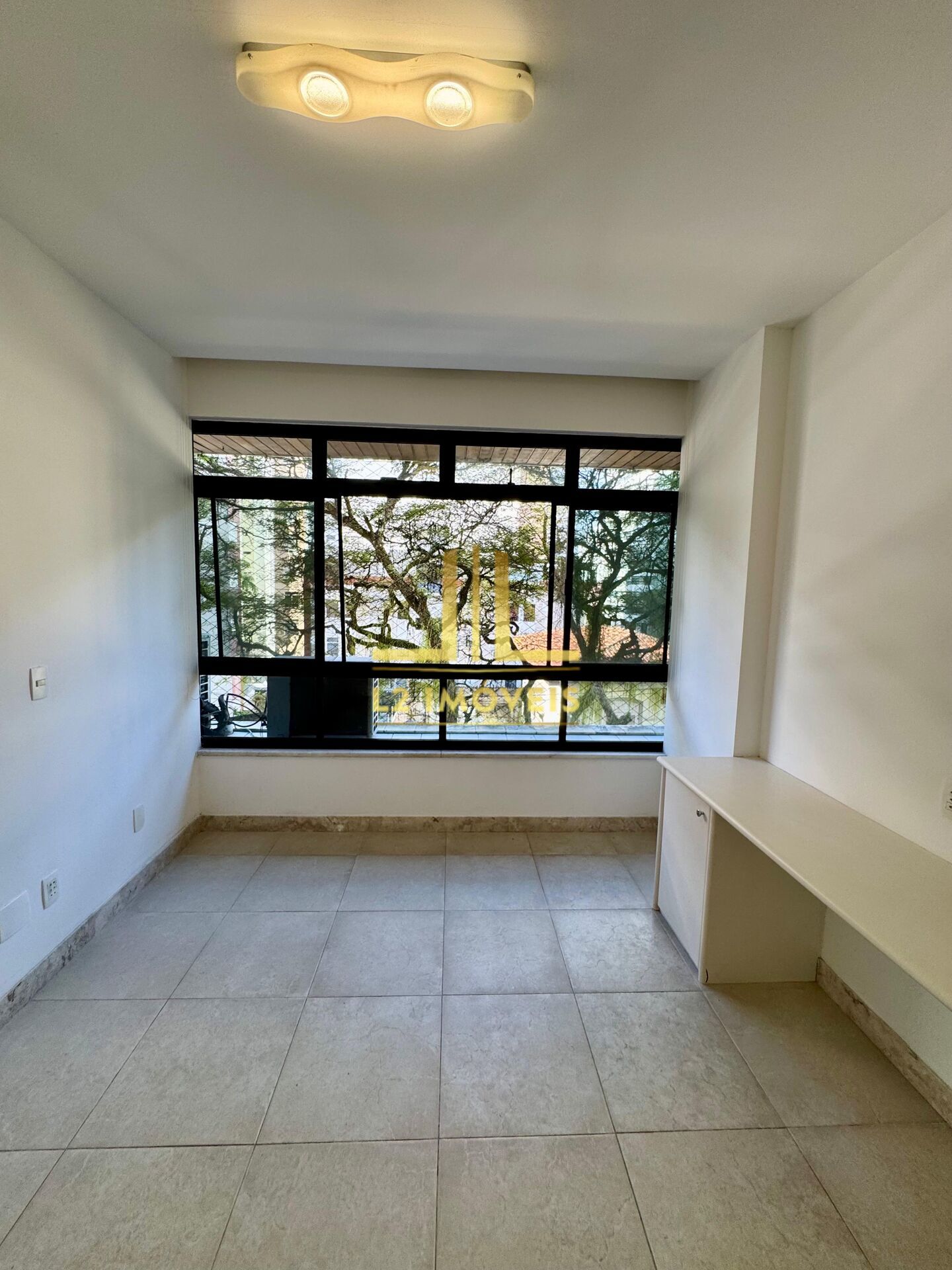 Apartamento à venda com 4 quartos, 234m² - Foto 9