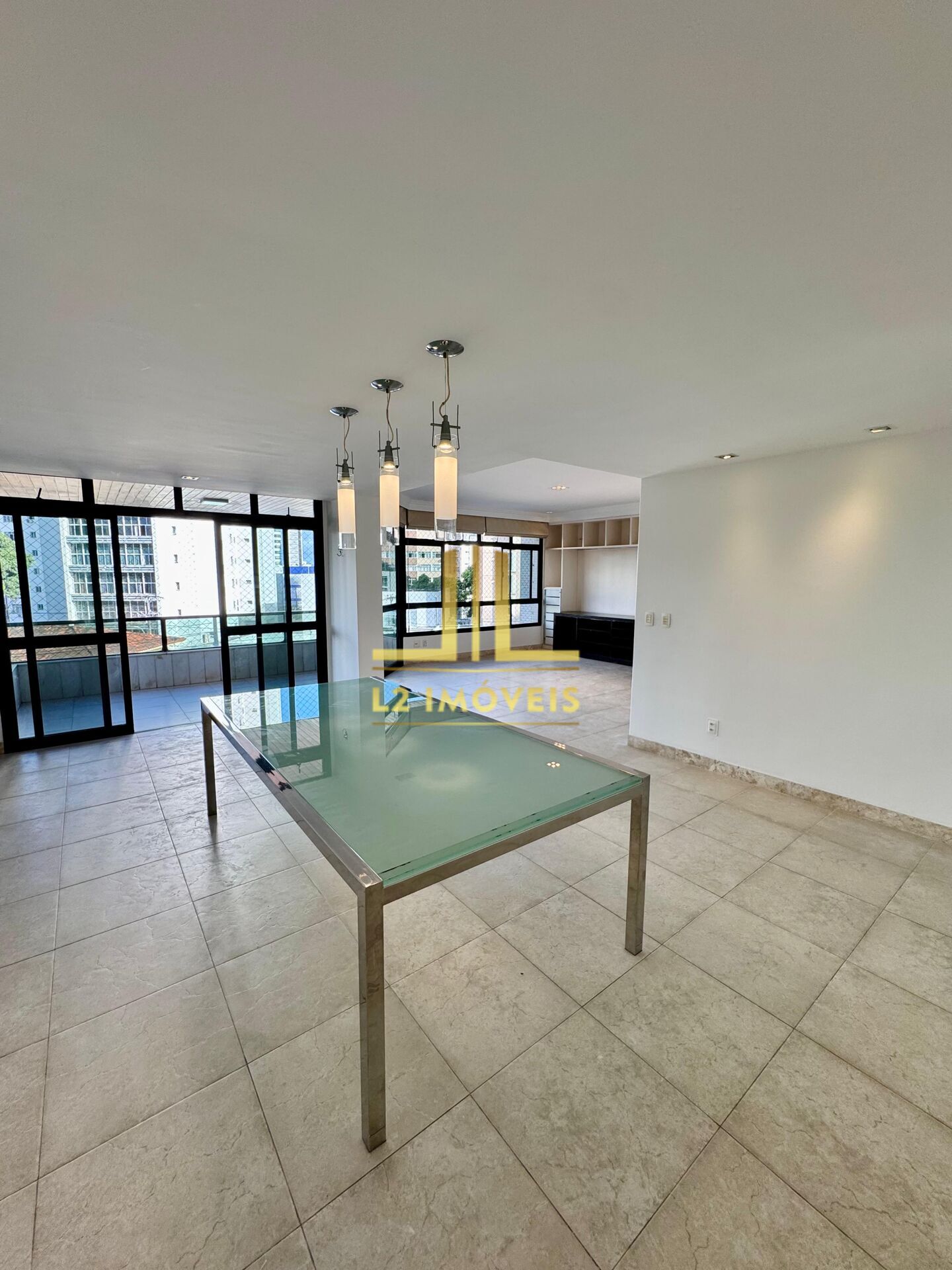 Apartamento à venda com 4 quartos, 234m² - Foto 4