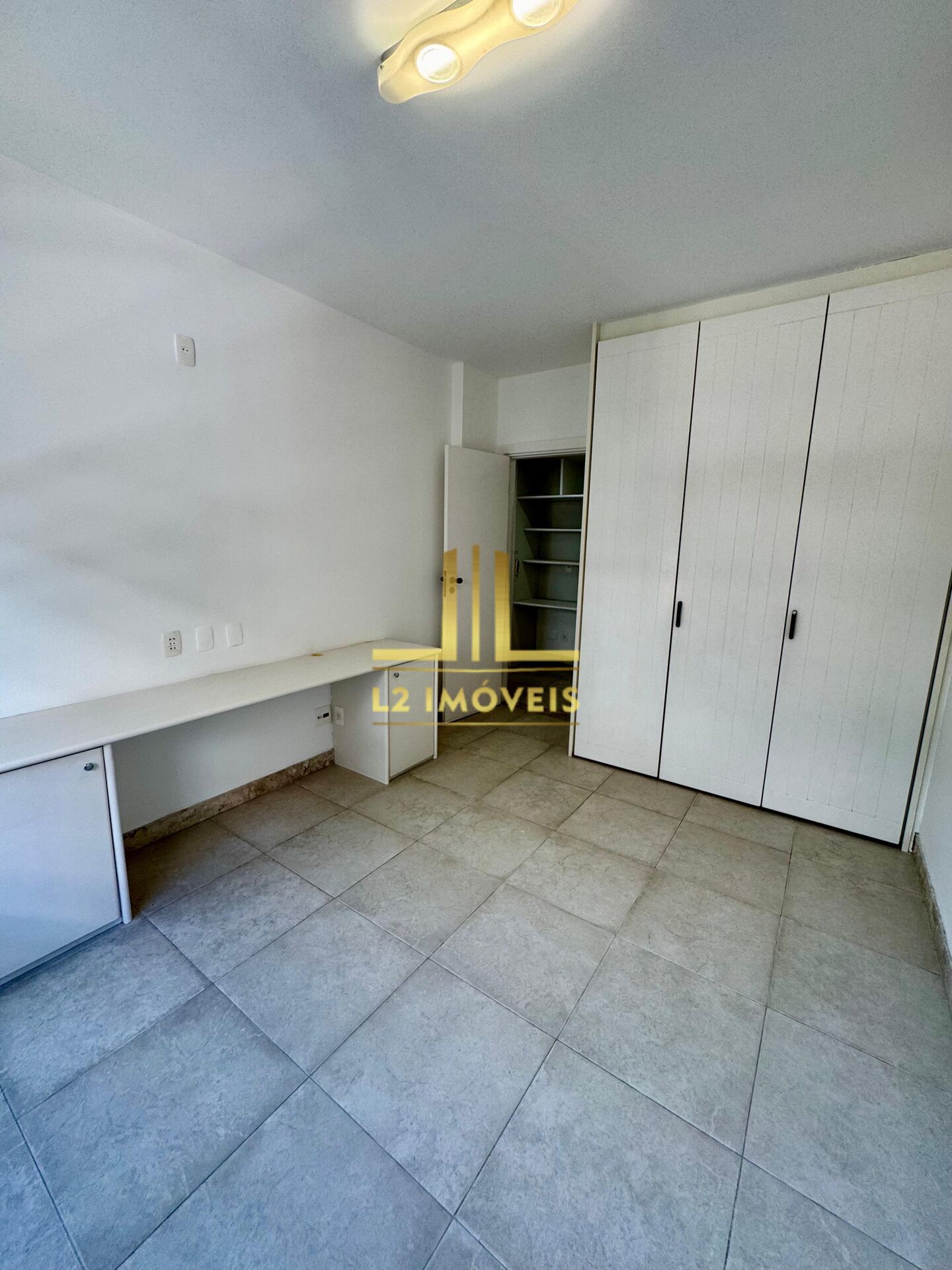 Apartamento à venda com 4 quartos, 234m² - Foto 10