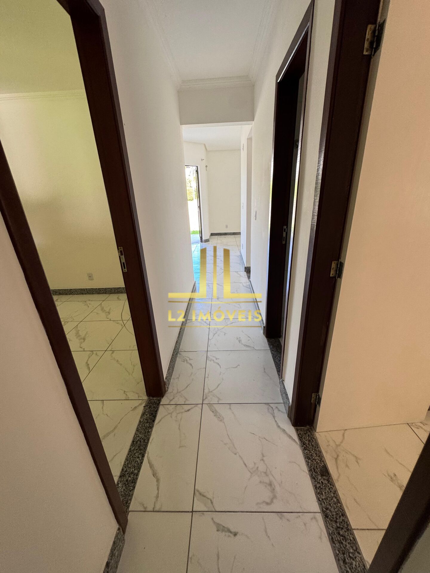 Casa à venda com 3 quartos, 250m² - Foto 12