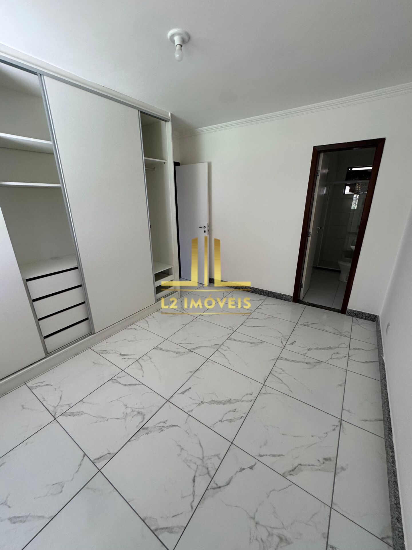 Casa à venda com 3 quartos, 250m² - Foto 14