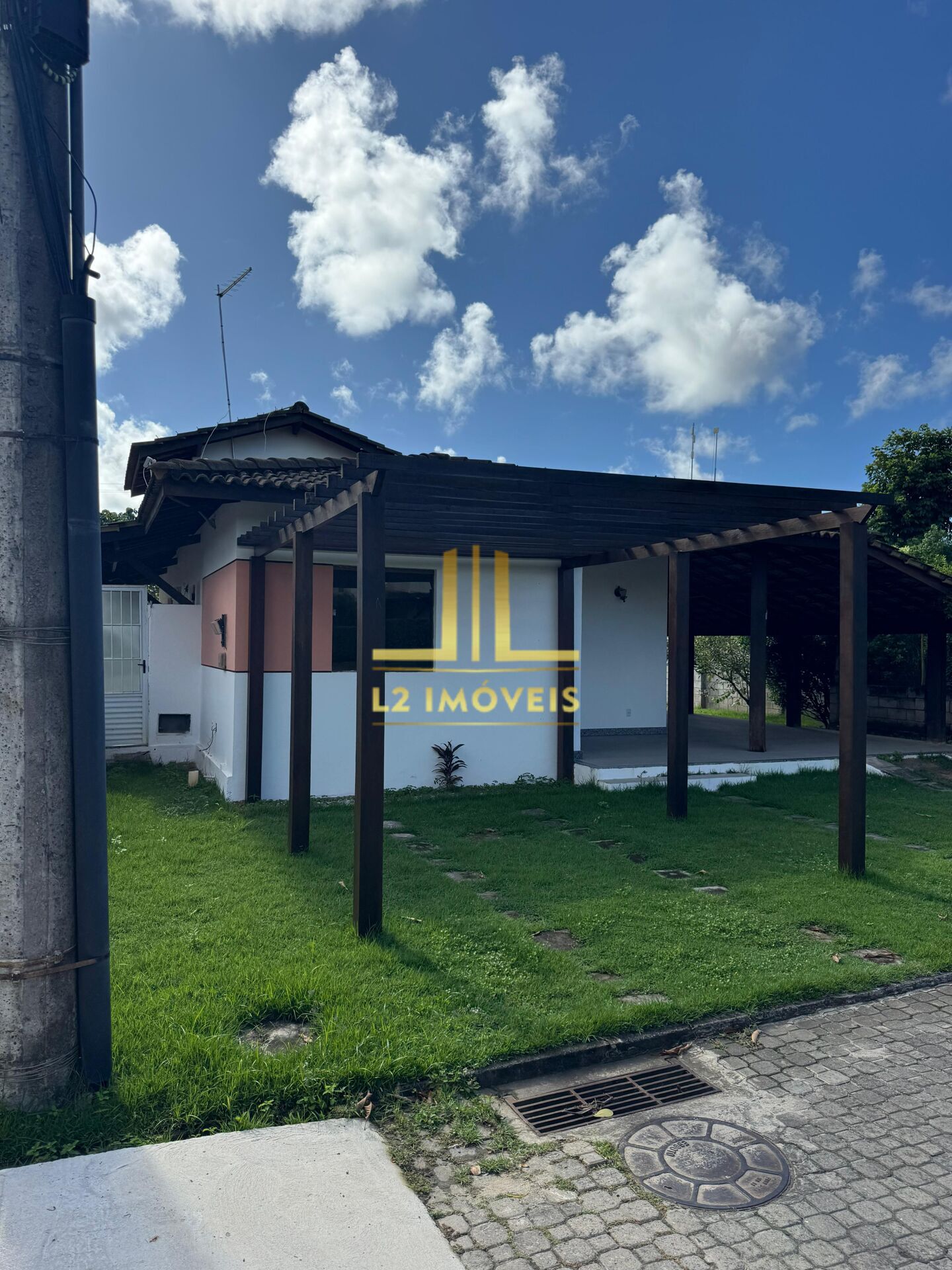 Casa à venda com 3 quartos, 250m² - Foto 2