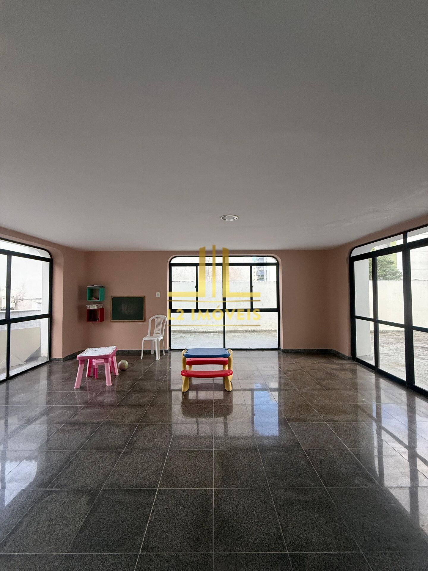 Apartamento à venda com 3 quartos, 110m² - Foto 9