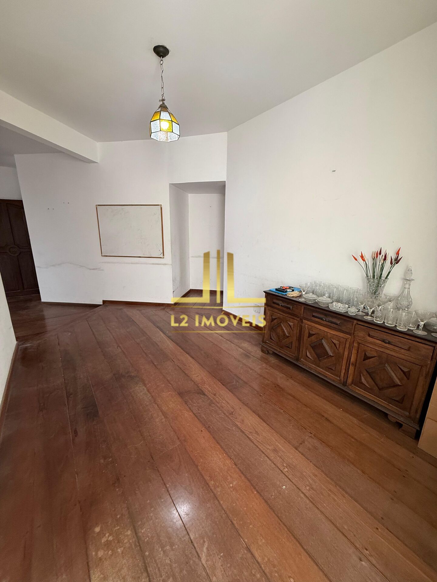 Apartamento à venda com 3 quartos, 110m² - Foto 2