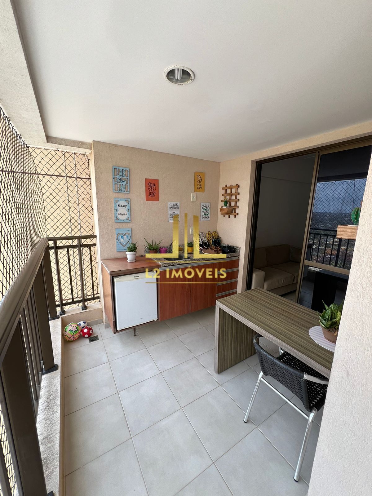 Apartamento à venda com 3 quartos, 82m² - Foto 2