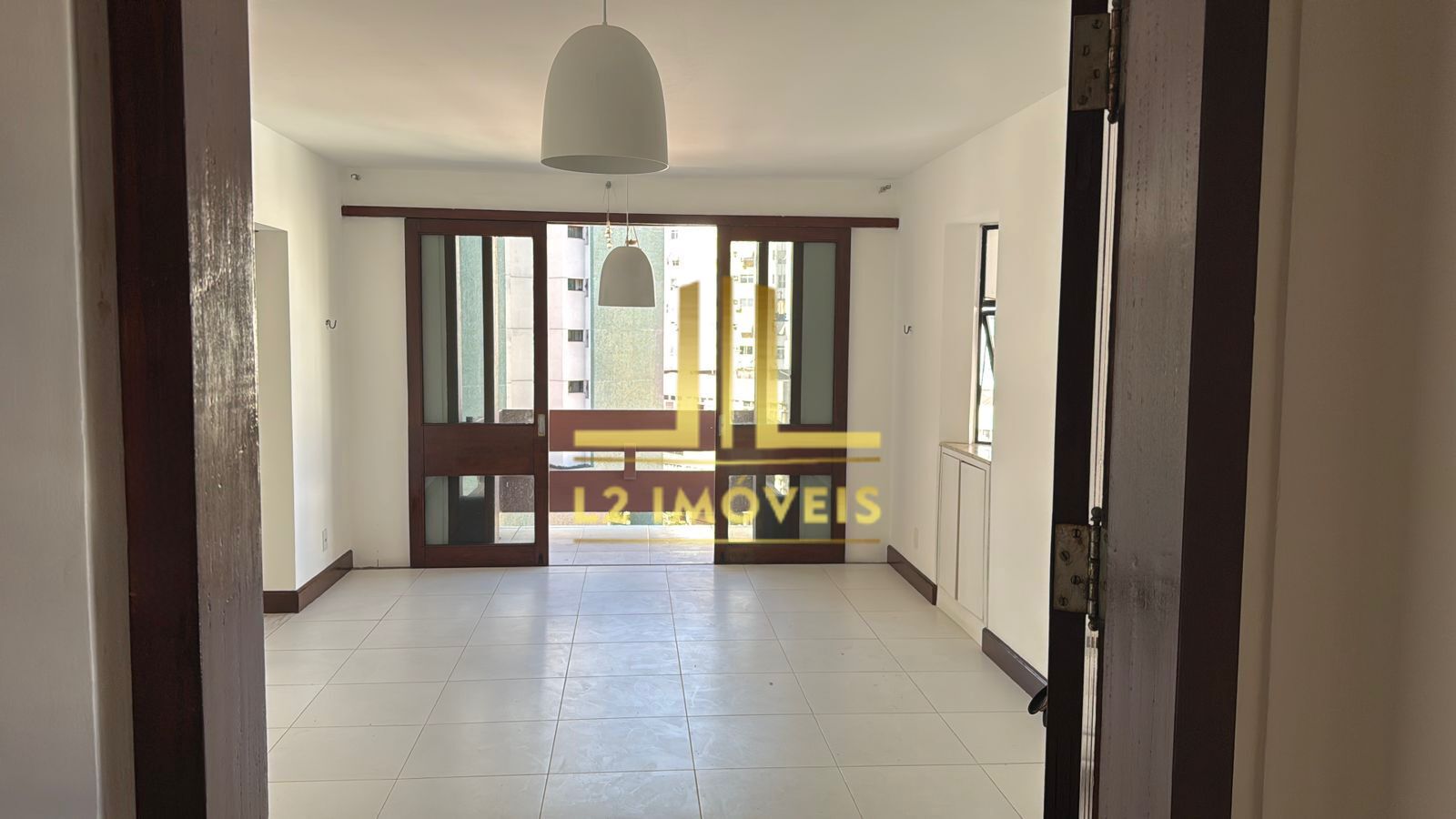 Apartamento à venda com 3 quartos, 104m² - Foto 1