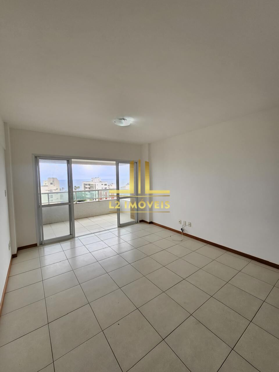 Apartamento à venda com 2 quartos, 81m² - Foto 2