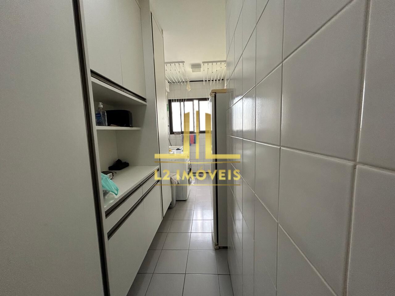 Apartamento à venda com 4 quartos, 212m² - Foto 17