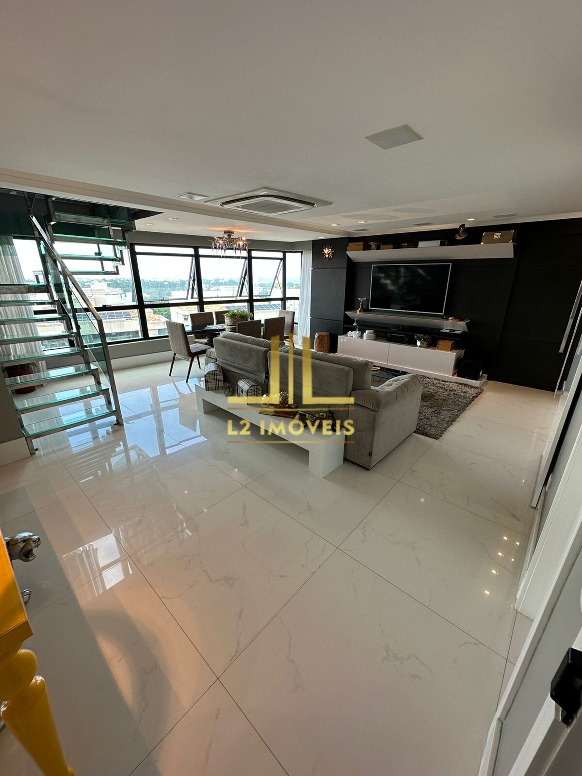 Cobertura à venda com 3 quartos, 228m² - Foto 2