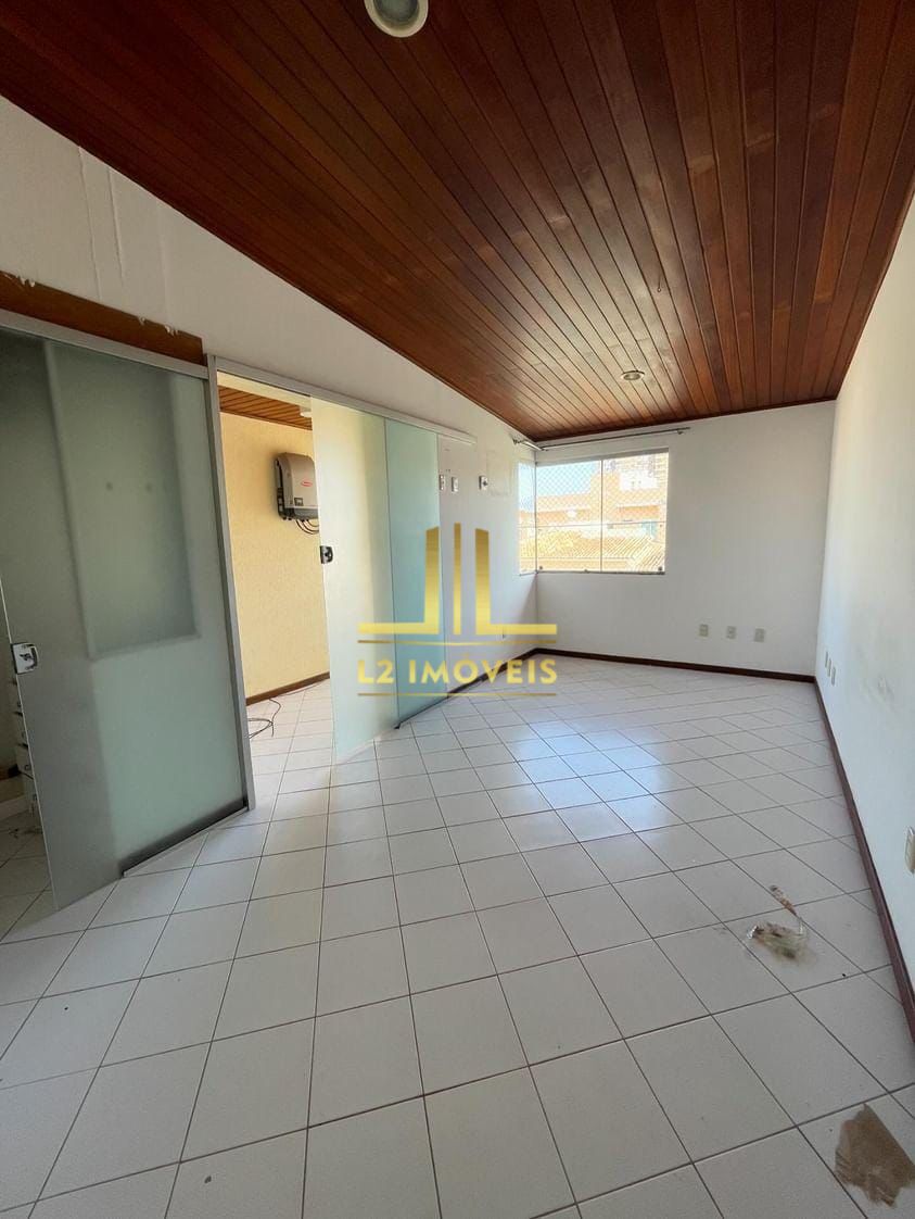 Casa à venda com 4 quartos, 220m² - Foto 18