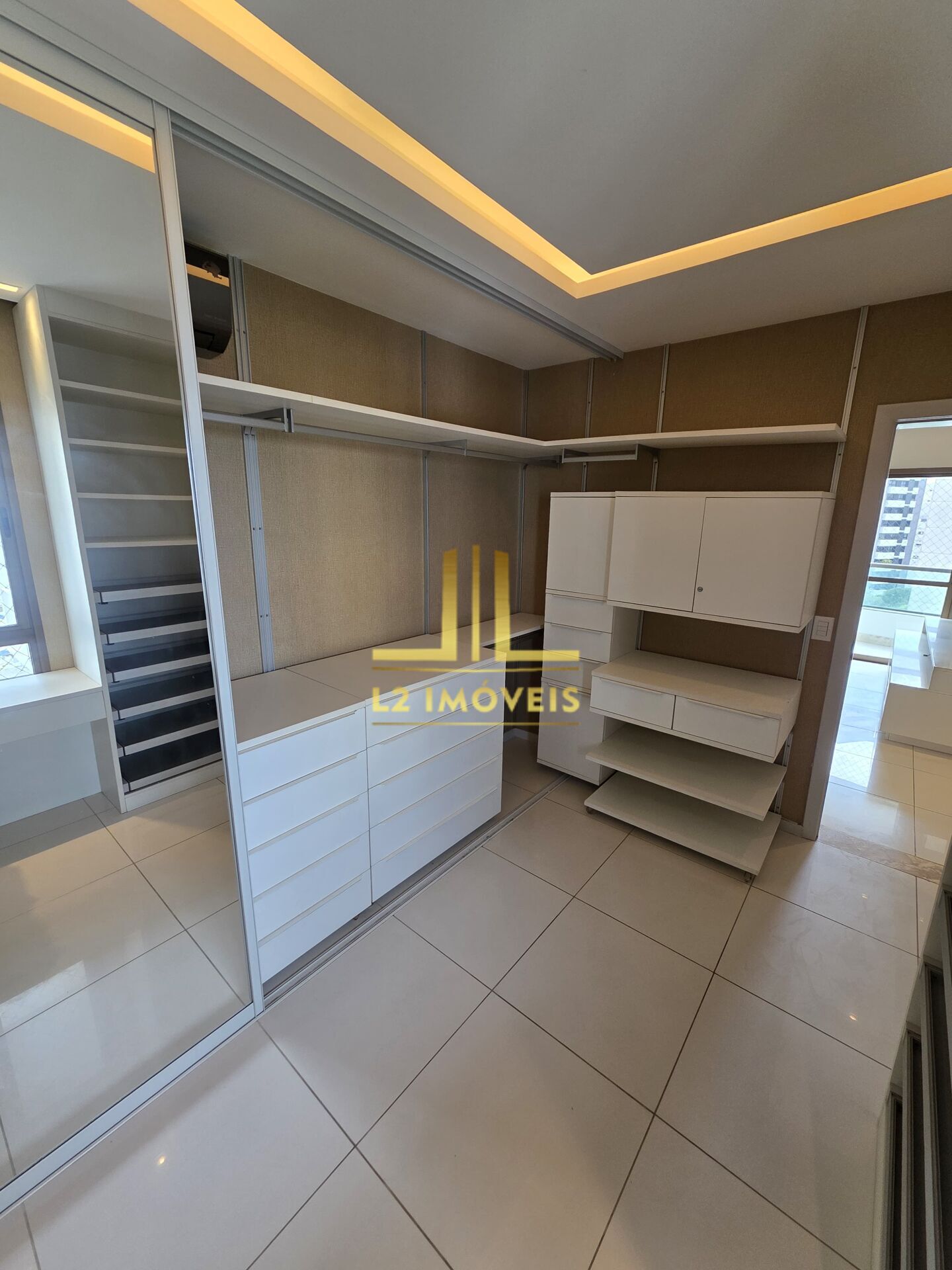 Apartamento à venda com 3 quartos, 185m² - Foto 18