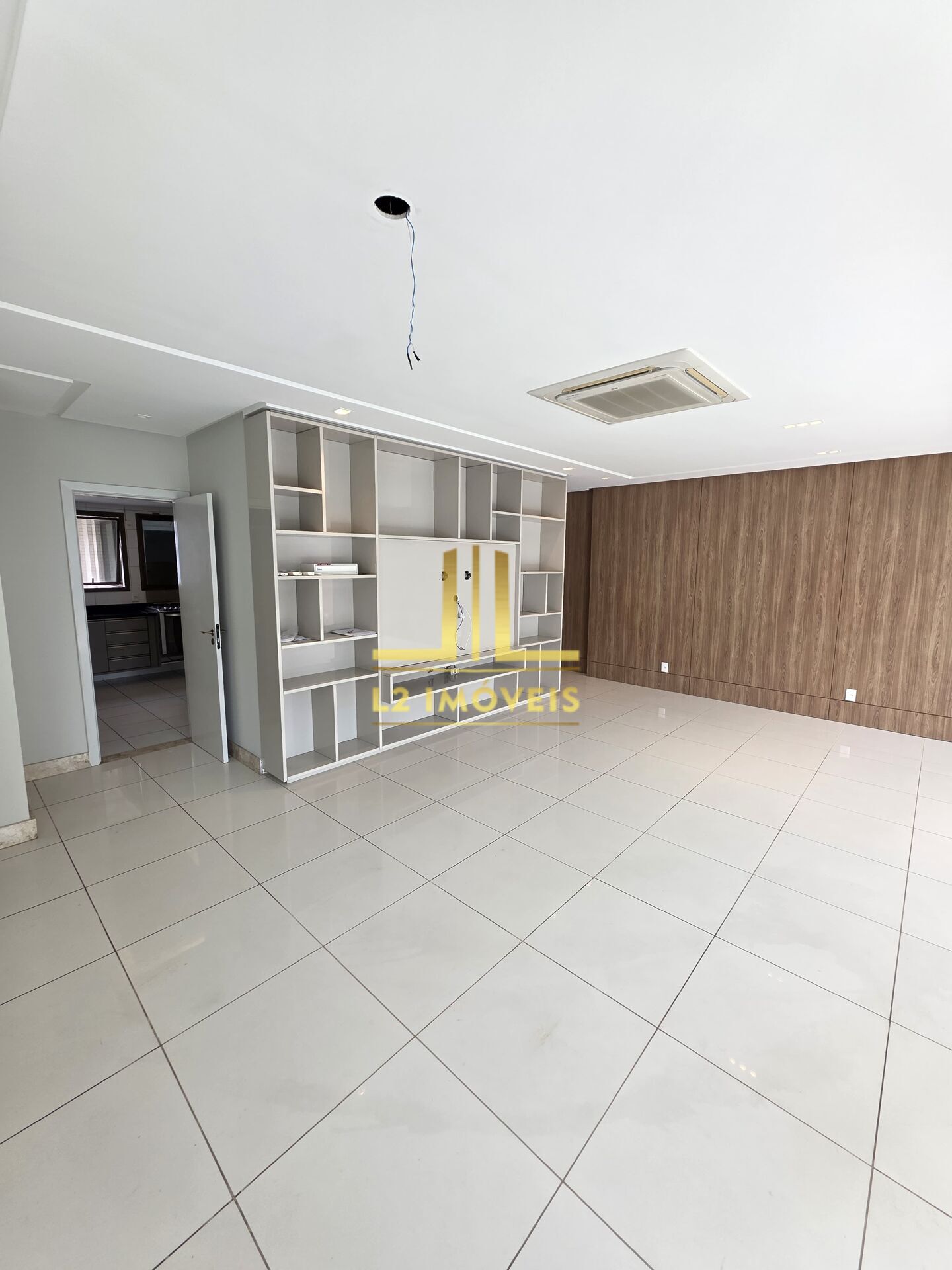 Apartamento à venda com 3 quartos, 185m² - Foto 4