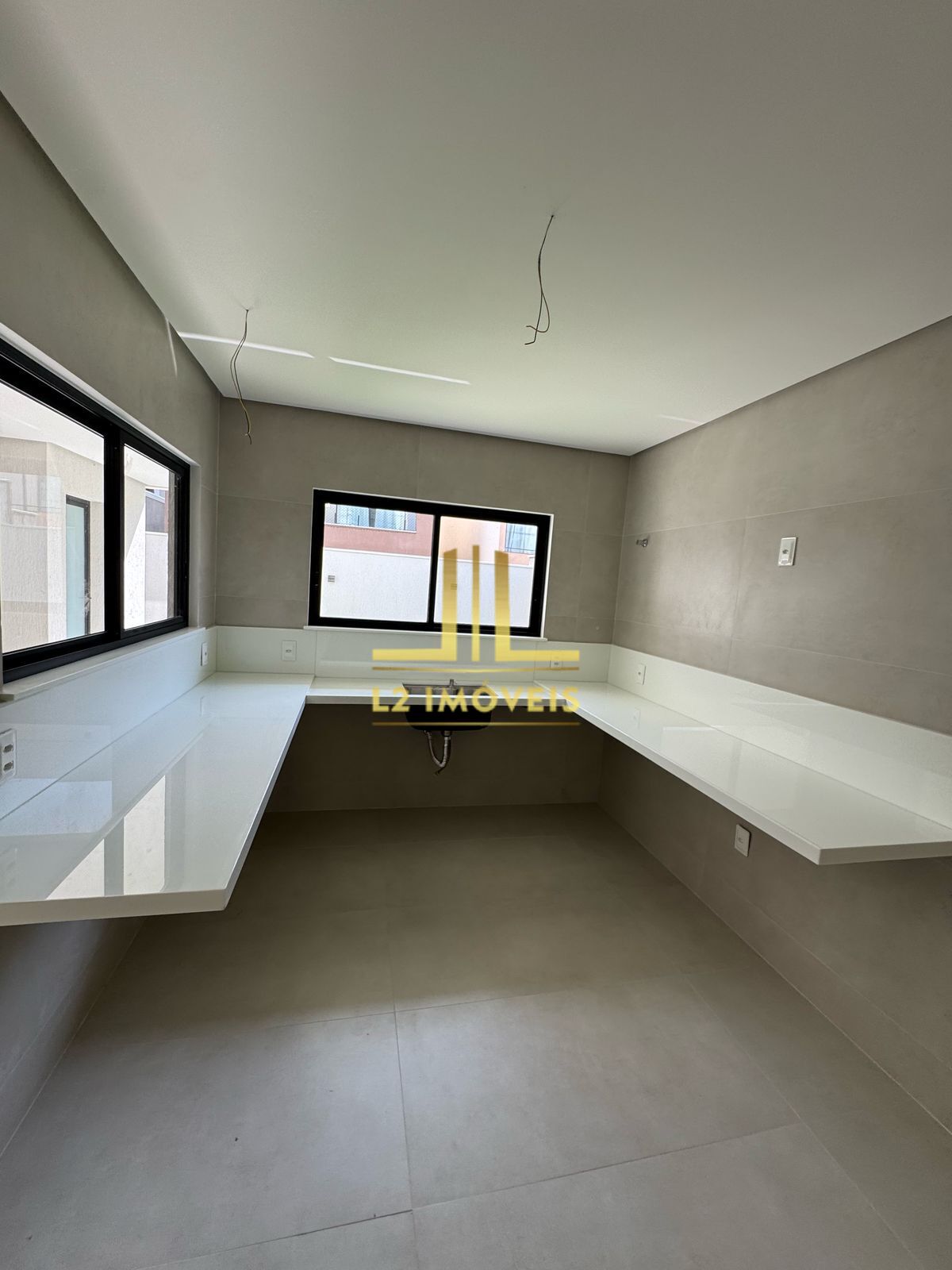 Casa à venda com 4 quartos, 180m² - Foto 10