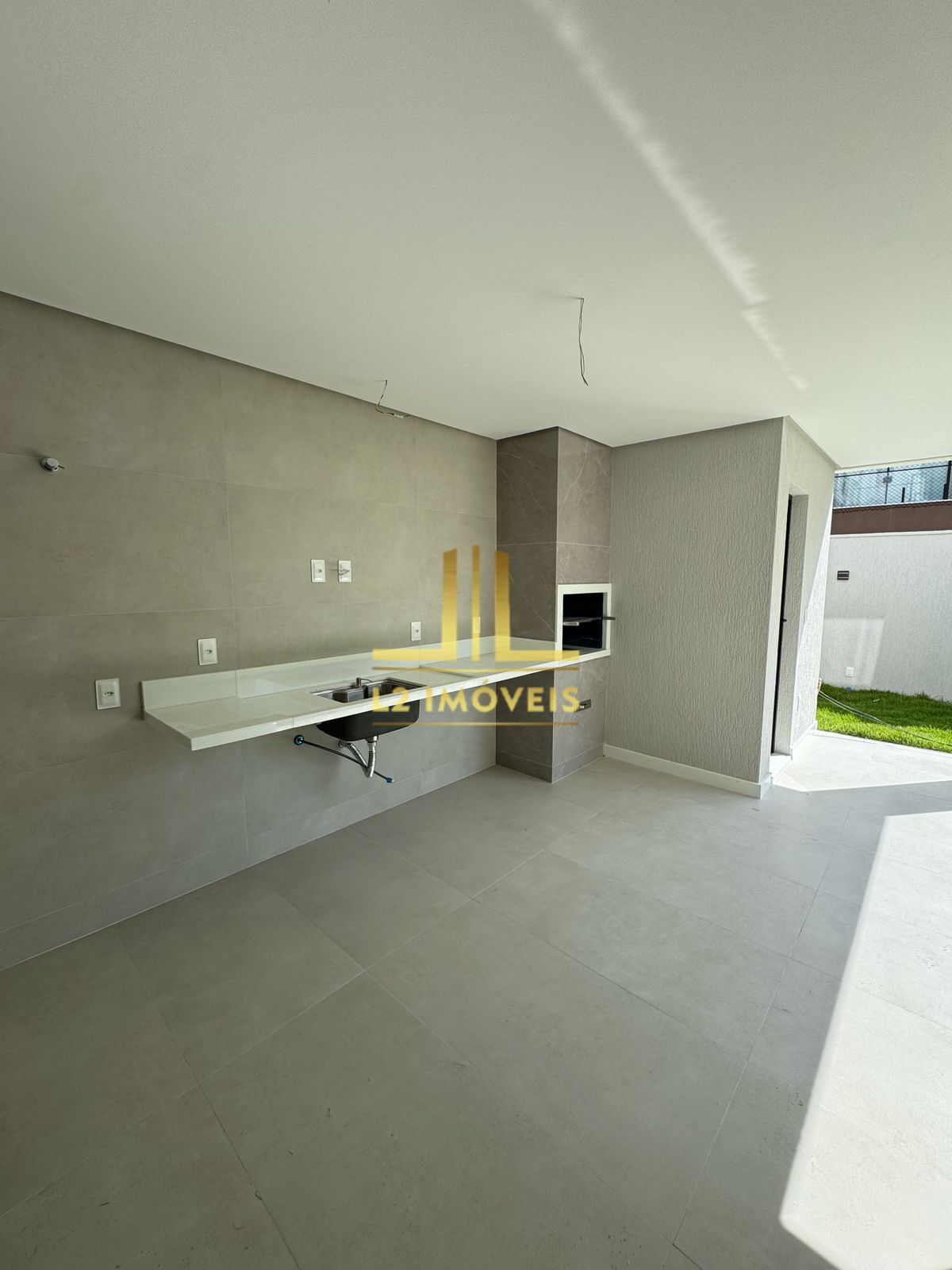 Casa à venda com 4 quartos, 180m² - Foto 11