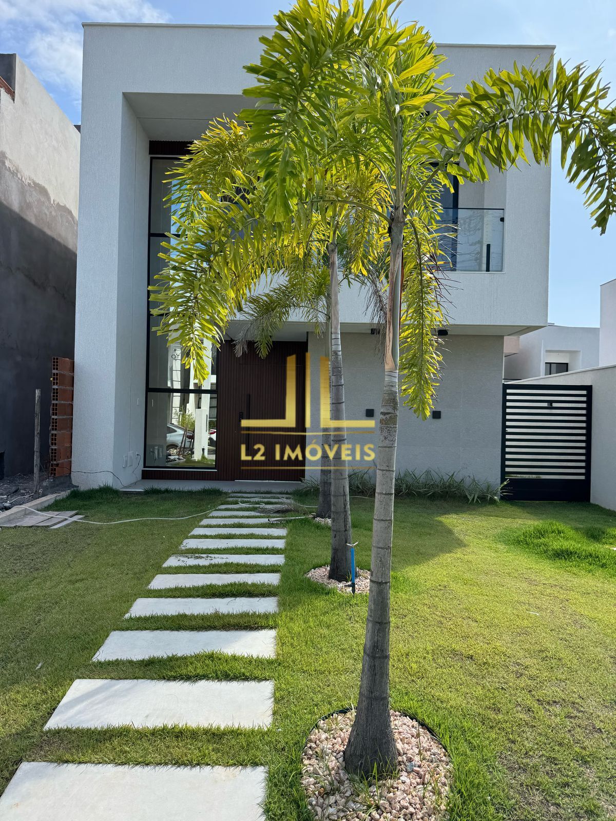 Casa à venda com 4 quartos, 180m² - Foto 1