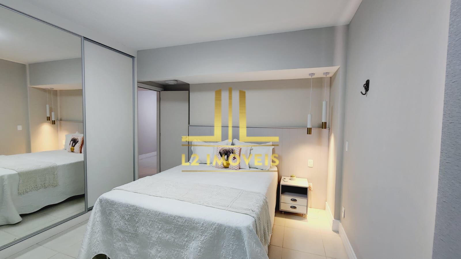 Apartamento à venda com 3 quartos, 135m² - Foto 5