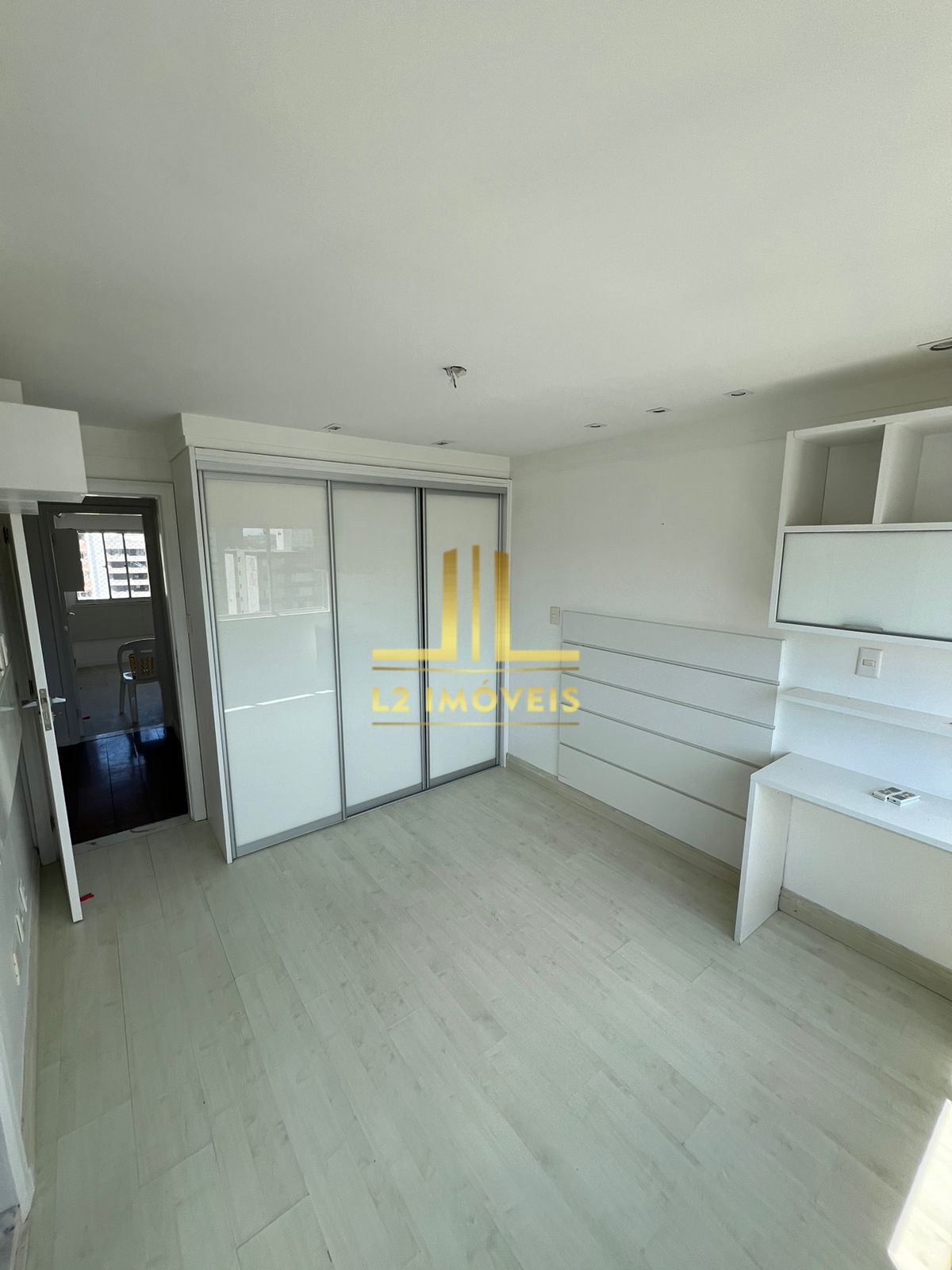 Apartamento à venda com 4 quartos, 140m² - Foto 8