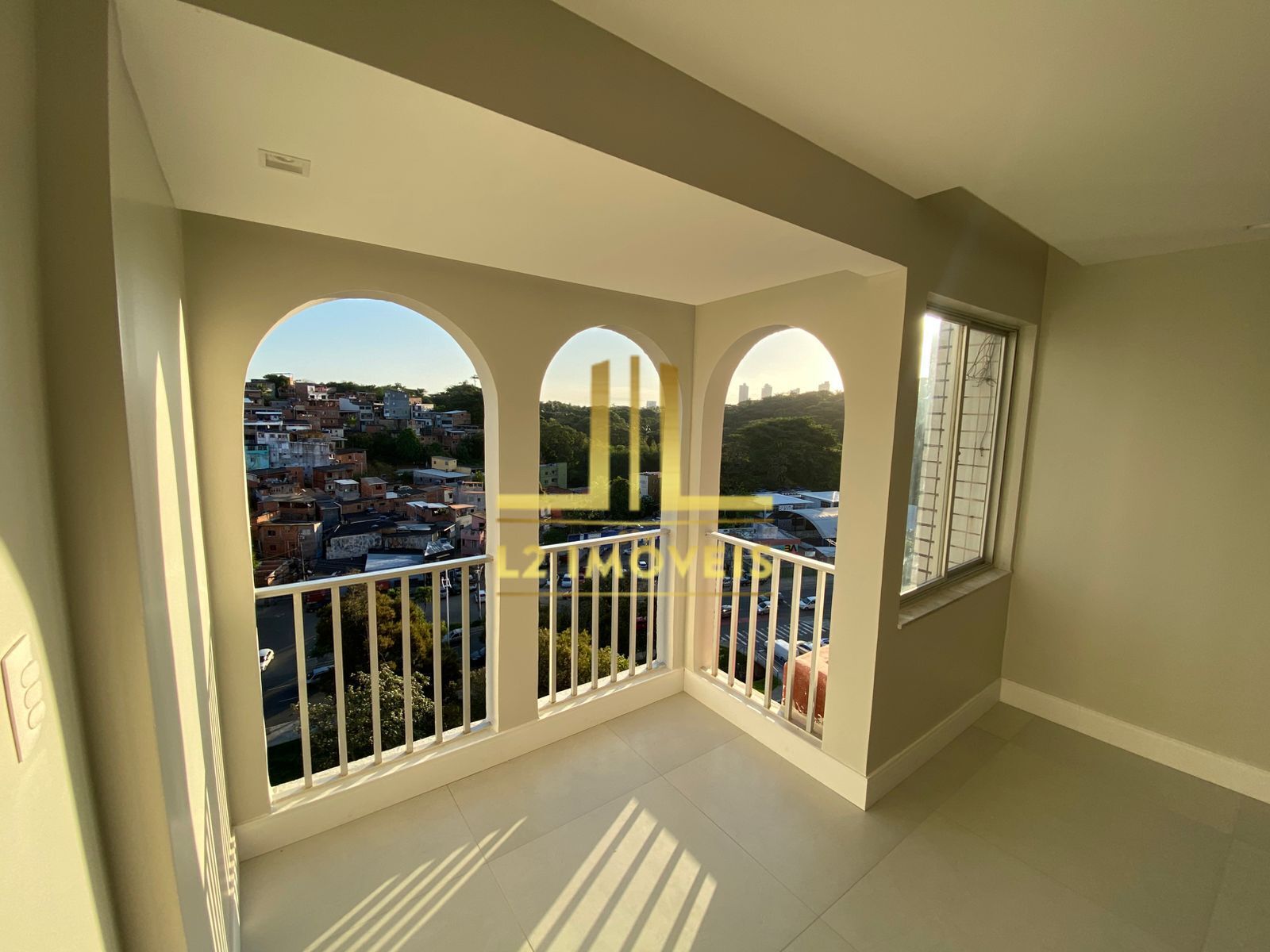 Apartamento à venda com 3 quartos, 110m² - Foto 2