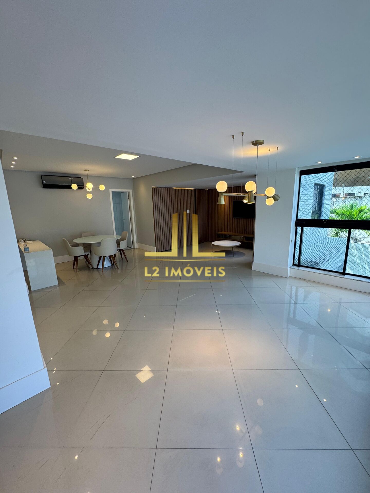 Apartamento à venda com 2 quartos, 105m² - Foto 3