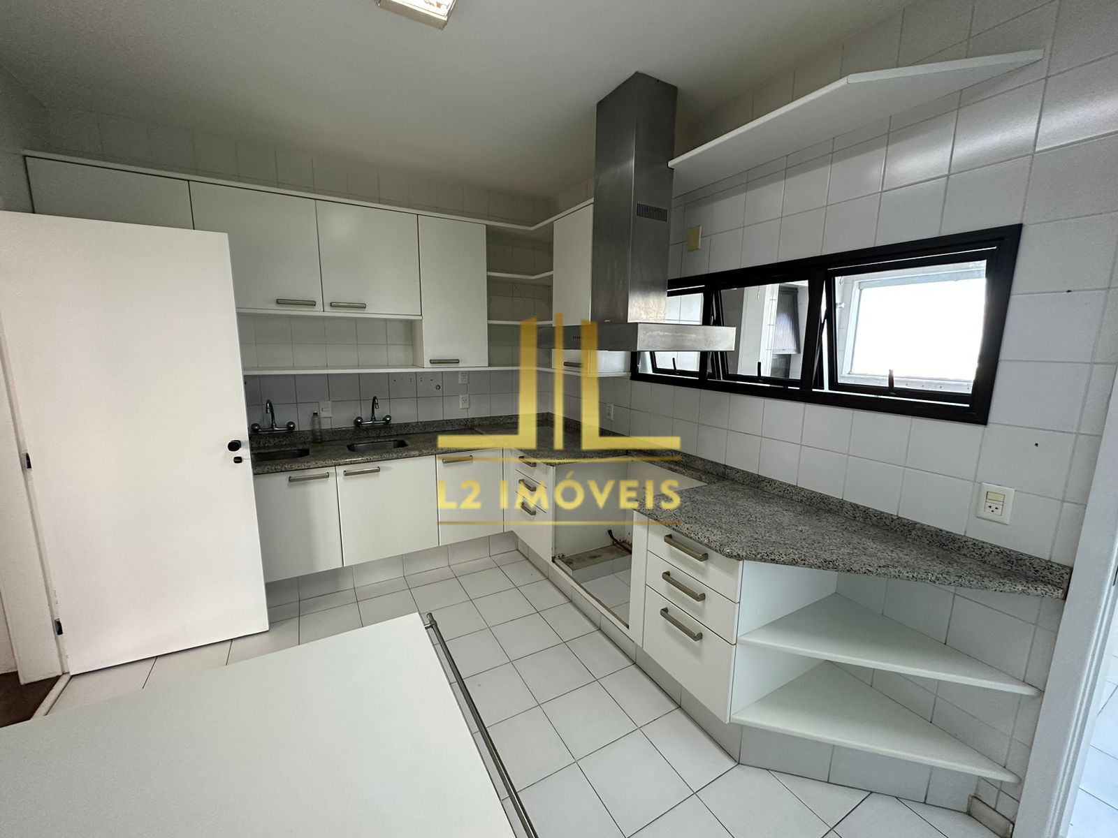 Apartamento à venda com 4 quartos, 250m² - Foto 13