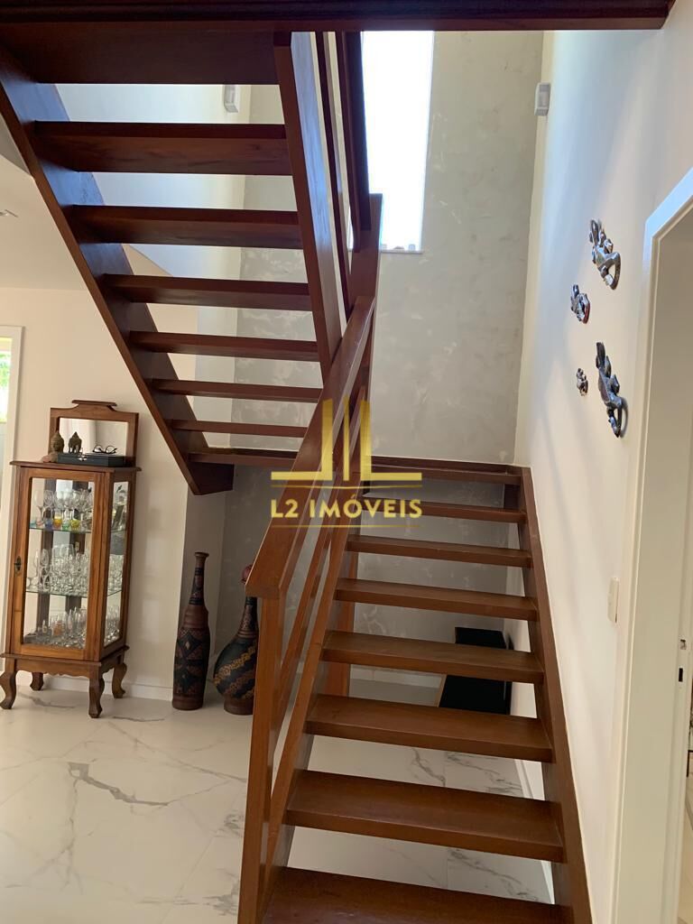 Casa à venda com 4 quartos, 220m² - Foto 17