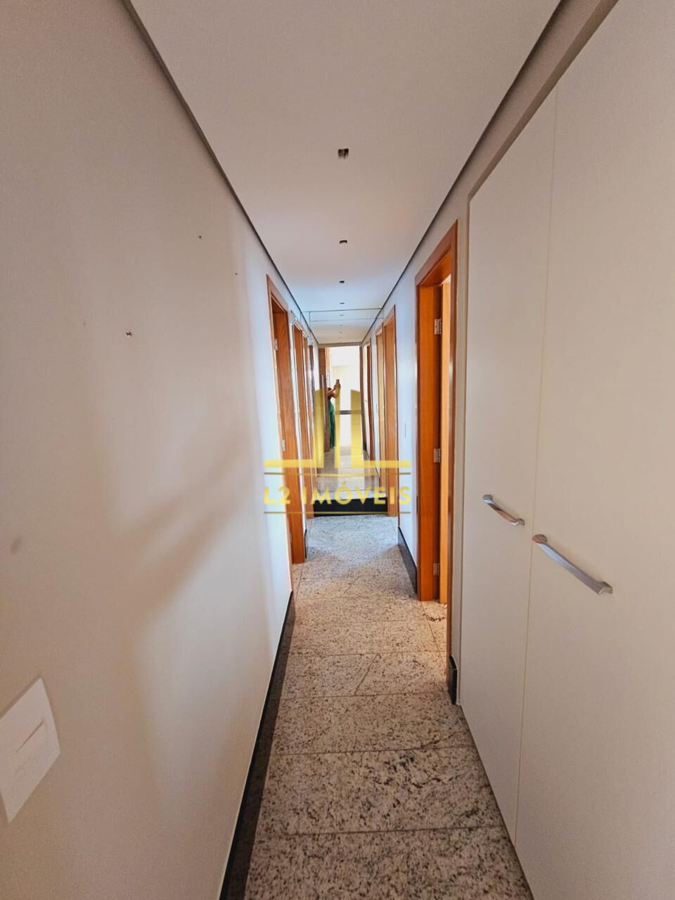 Apartamento à venda com 4 quartos, 224m² - Foto 6