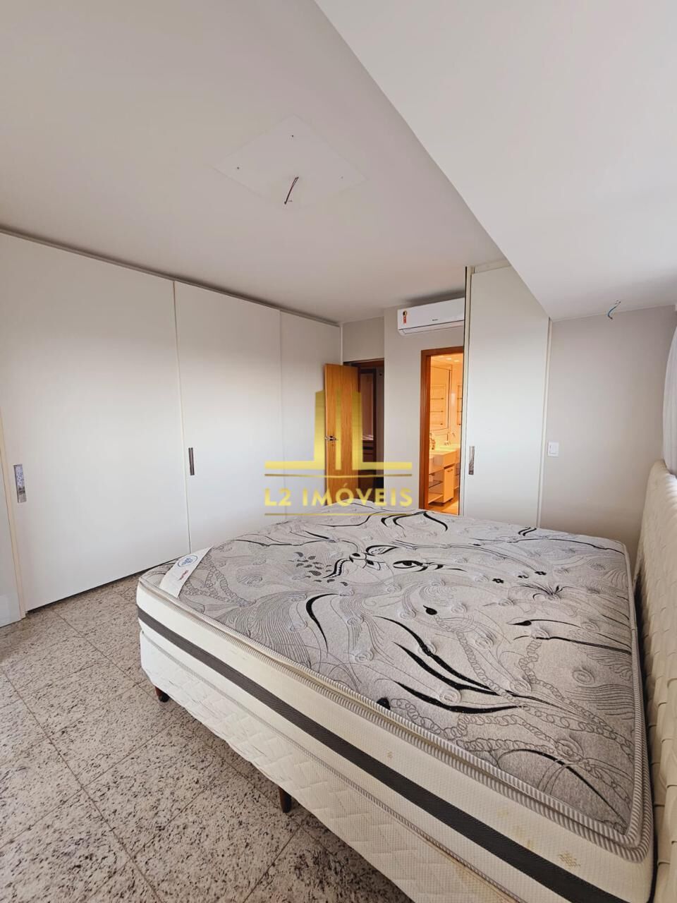 Apartamento à venda com 4 quartos, 224m² - Foto 19