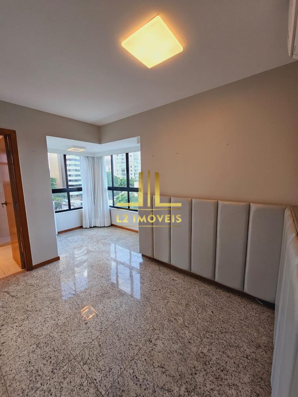 Apartamento à venda com 4 quartos, 224m² - Foto 17