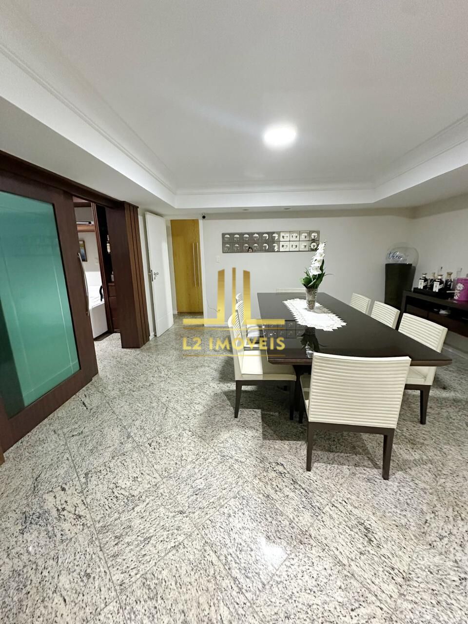 Apartamento para alugar com 4 quartos, 255m² - Foto 3