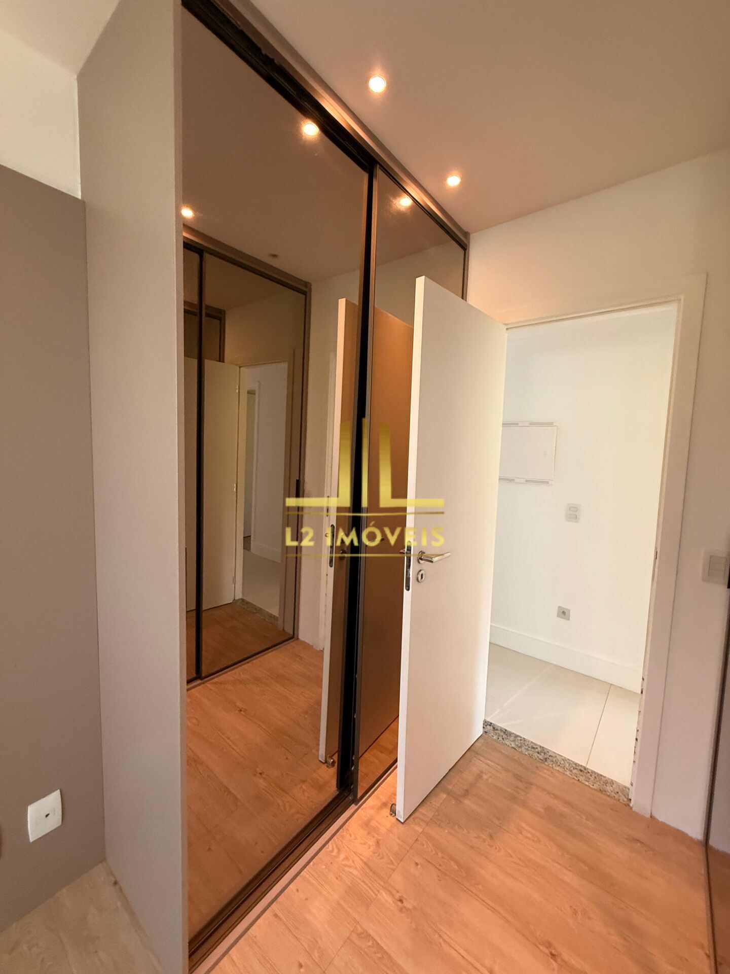 Apartamento à venda com 3 quartos, 166m² - Foto 6