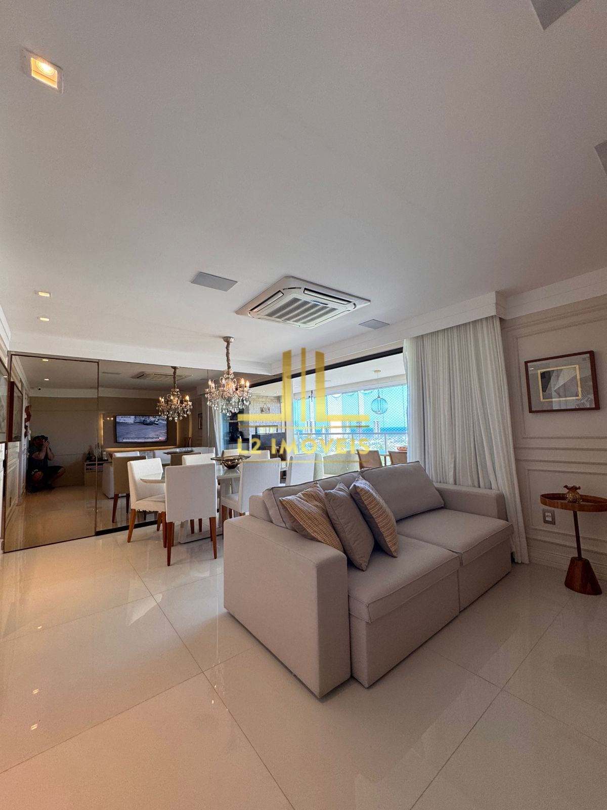 Apartamento à venda com 3 quartos, 110m² - Foto 2