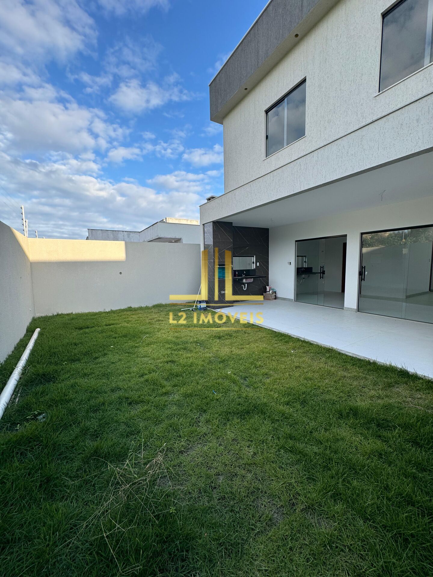 Casa à venda com 4 quartos, 143m² - Foto 3