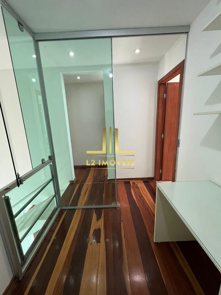 Cobertura à venda com 3 quartos, 300m² - Foto 2