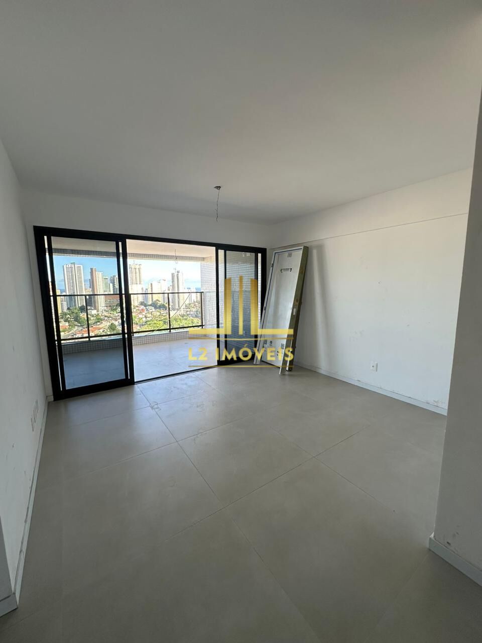 Apartamento à venda com 3 quartos, 114m² - Foto 1