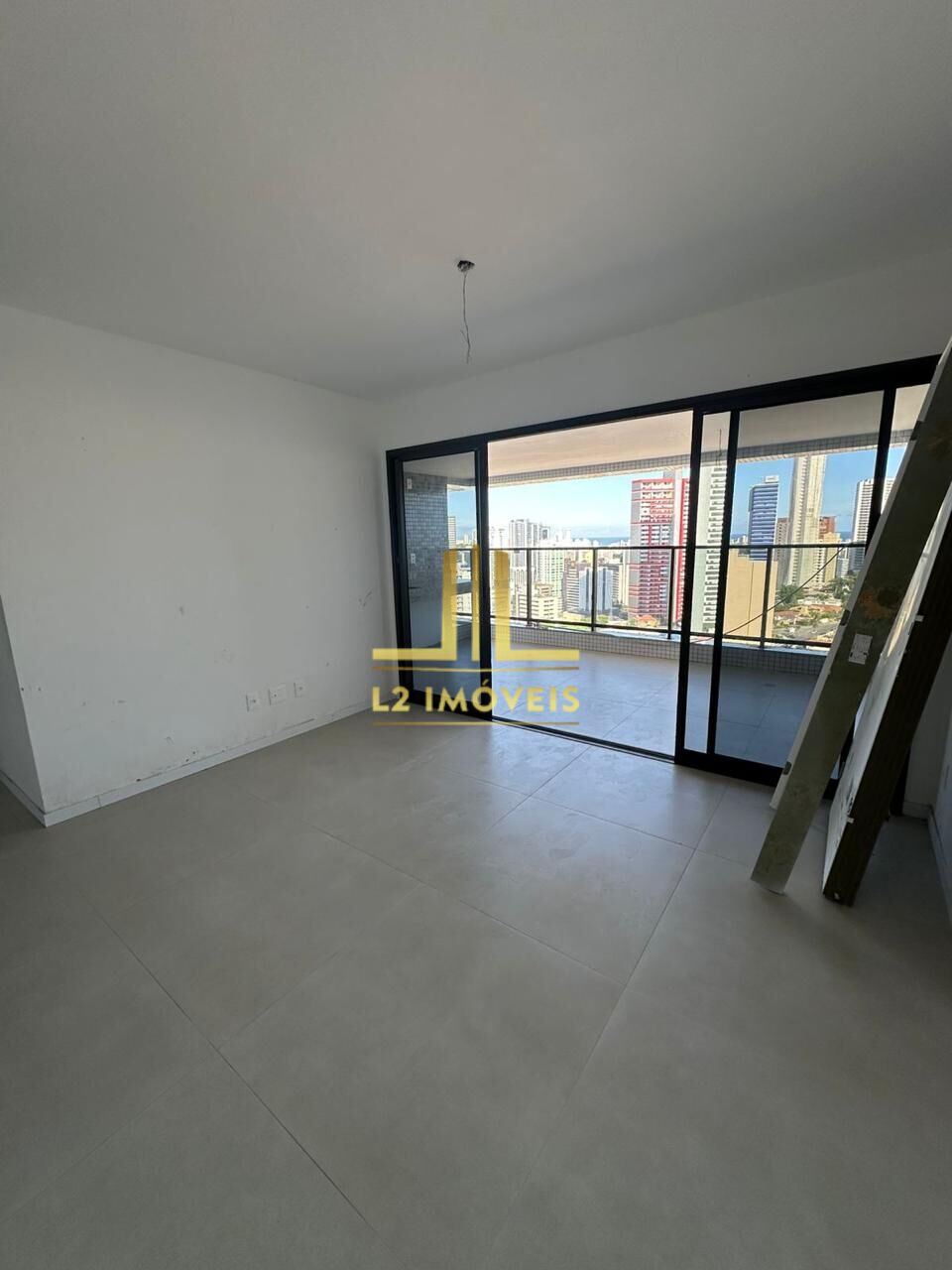 Apartamento à venda com 3 quartos, 114m² - Foto 2